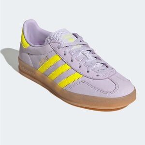 NWT / Adidas Gazelle sneakers / Sz 7.5 / Purple with neon stripe